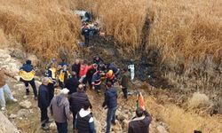 Van'da araç bataklığa uçtu! Yaralılar var...