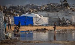 Gazze Şeridi'nde binlerce çadır su altında kaldı