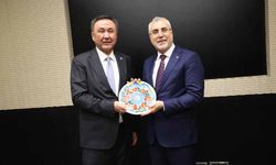 Bakan Işıkhan, TDT Genel Sekreteri Ömüraliyev ile bir araya geldi