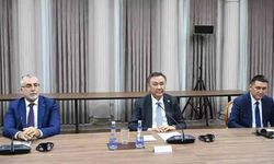 Bakan Işıkhan, Azerbaycan Başbakanı Asadov ile bir araya geldi