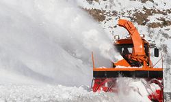 Van-Çatak kara yolunda genişletme çalışması yapıldı