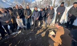 Van'da hayatını kaybeden kadın son yolculuğuna uğurlandı