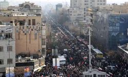 İran’daki protestolarda ölü sayısı 3 bin 90’a yükseldi