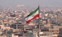 İran'da hayatını kaybedenlerin sayısı 4 bin 902’ye yükseldi