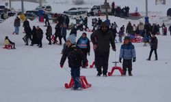 Vanlı çocuklar, yarıyıl tatilinin son günlerini kayak merkezinde geçirdi