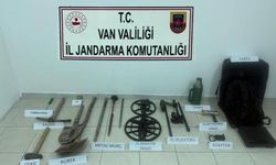 Van'da tarihi kale yakınında kazı yapan 2 kişi yakalandı