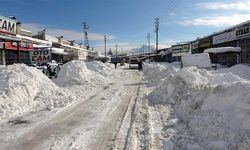 Erciş'te sanayi esnafı 3 gün sonra dükkan açtı