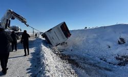 Van yolcu otobüsü devrildi: 6 yaralı