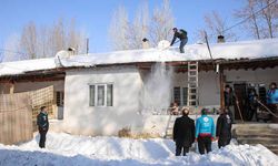Vefa ekipleri kışın zor şartlarında ihtiyaç sahiplerinin yardımına koşuyor