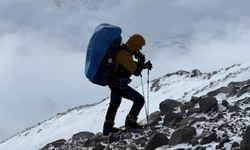 Vanlı dağcılardan Türkiye'nin zirvesine zorlu tırmanış