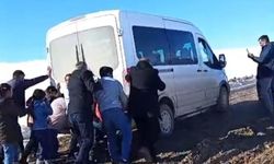 Van'da çamurlu yollarda eğitim çilesi