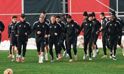 Taraftarlar merakla bekliyordu: Vanspor’un ilk 11’i belli oldu