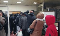 Van’da Ramazan pidesi kuyruğu