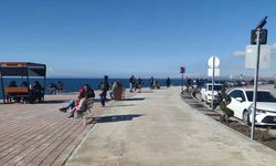 Van’da bahar havası: Vatandaşlar sahile akın etti