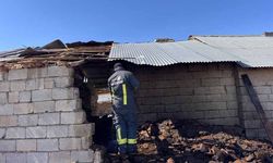 Muradiye'de ahır yangını