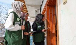 Van'da Yeşilay ekipleri kapı kapı gezerek aileleri bağımlılık konusunda bilinçlendiriyor