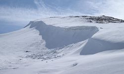 YYÜ'lü uzman önerdi: Risk arttı, kontrollü patlatma yapılmalı!