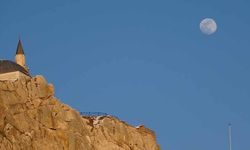 Van Kalesi'nde gökyüzü şöleni