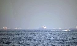 Hürmüz Boğazı çevresinde yaklaşık 1900 gemi mahsur durumda