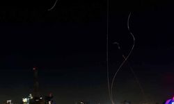 İran, İsrail'in kuzeyini hedef alan bir saldırı dalgası düzenledi