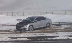 Van'da Kaymakamın bulunduğu otomobil kaza yaptı