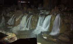 Muradiye Şelalesi mevsimlerin ötesinde bir güzellik