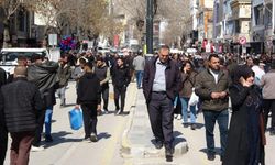 Van Cumhuriyet Caddesi trafiğe kapatıldı!