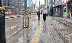 Vanlılar kar yağışına uyandı