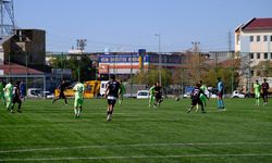 Vanspor U19 liderliği kovalıyor