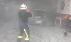 Van oto sanayisinde otomobil yangını