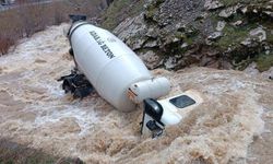 Beton mikseri dereye uçtu