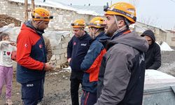 Van’da deprem sonrası ilk hasar