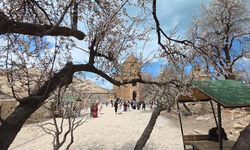 Akdamar Adası'nda 23 Nisan yoğunluğu