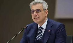 Türkiye’den İran'a 6 TIR ilaç ve tıbbi malzeme yardımı