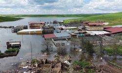 Baraj kapakları açıldı: Boşaltılan evler sular altında kaldı