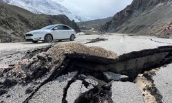 Hakkari'de heyelan: Görüntüler 7 büyüklüğündeki depremi andırıyor