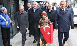 Bakan Bak: Çocukları spor salonlarına getirin