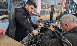 Van'da sezon öncesi tamircilerde traktör yoğunluğu