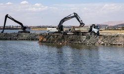 Van Gölü'nde 2 milyon metreküpten fazla dip çamuru temizlendi