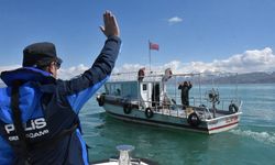 Deniz polisleri "Van Gölü'nün incisi" için görevde