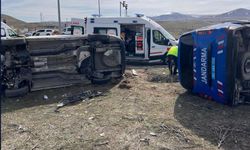 Van’da zincirleme kaza! 4'ü askeri personel 6 yaralı