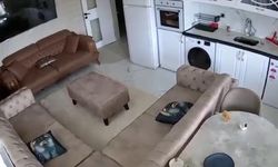 Van'daki deprem anı kamerada!