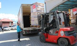 Yardım tırları Van'dan İran'a uğurlandı