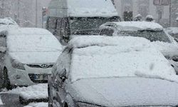 Hakkari’de 60 yerleşim yerinin yolu kapandı