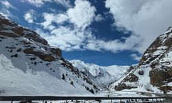 Van'ın yüksek kesimlerinde kar manzaraları