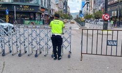 Van’da Cumhuriyet Caddesi araç trafiğine kapatıldı