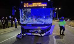 Belediye otobüsü ile otomobil çarpıştı: 2 ölü, 7 yaralı