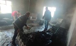Başkale'de ev yangını