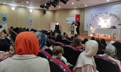 Van YYÜ kampüsünde bir ilk: Hafızlık taç takma heyecanı