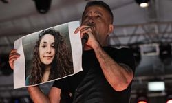 Haluk Levent, konserde Gülistan'ın posterini açtı